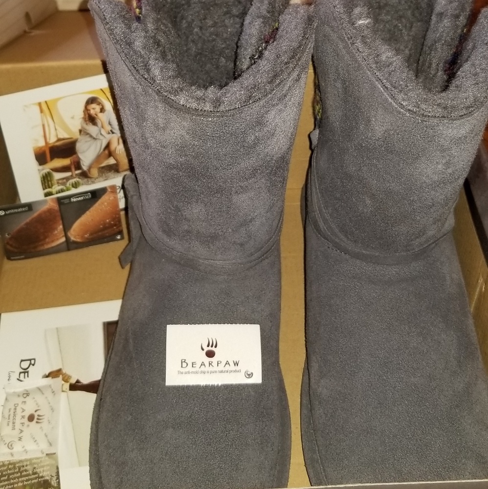 Boots - Picture 4 of 8